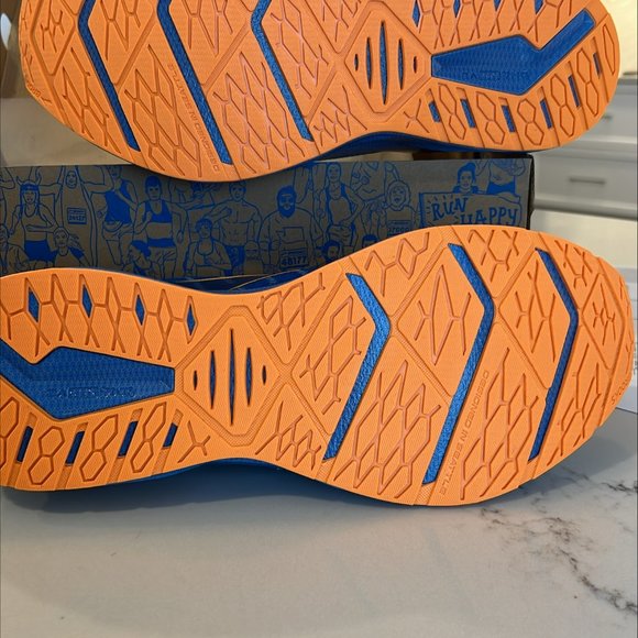 Brooks Levitate 6 size 12 - Picture 5 of 6